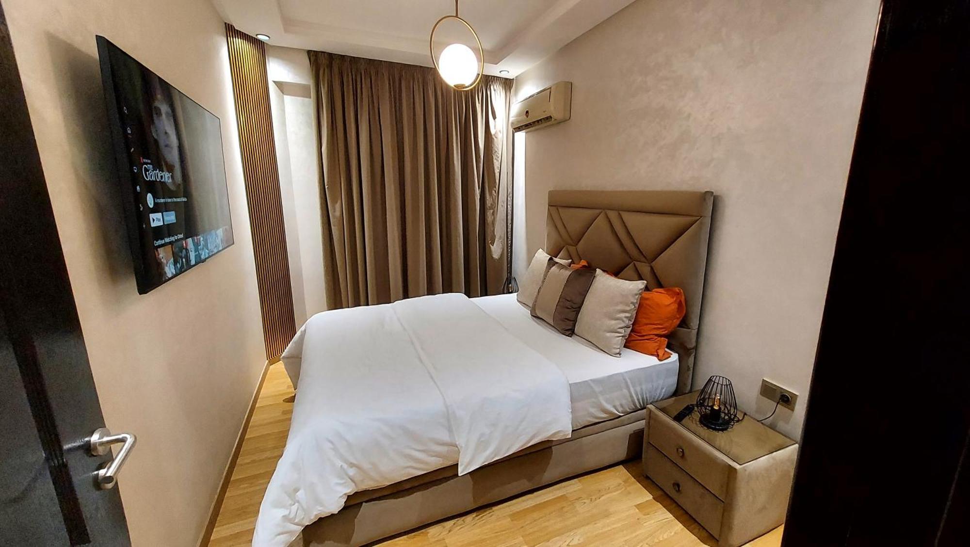 Luxury Downtown Apartment Of 80M2 In Front Of Hassan 2 Mosque And Sea From Family , Pour Famille , Interdit Couples Araabic Non Marie, Forbidden Unmarried Araabic Couples Basement Car Park Casablanca Eksteriør billede